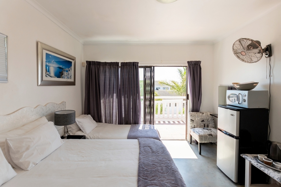 8 Bedroom Property for Sale in Country Club Western Cape